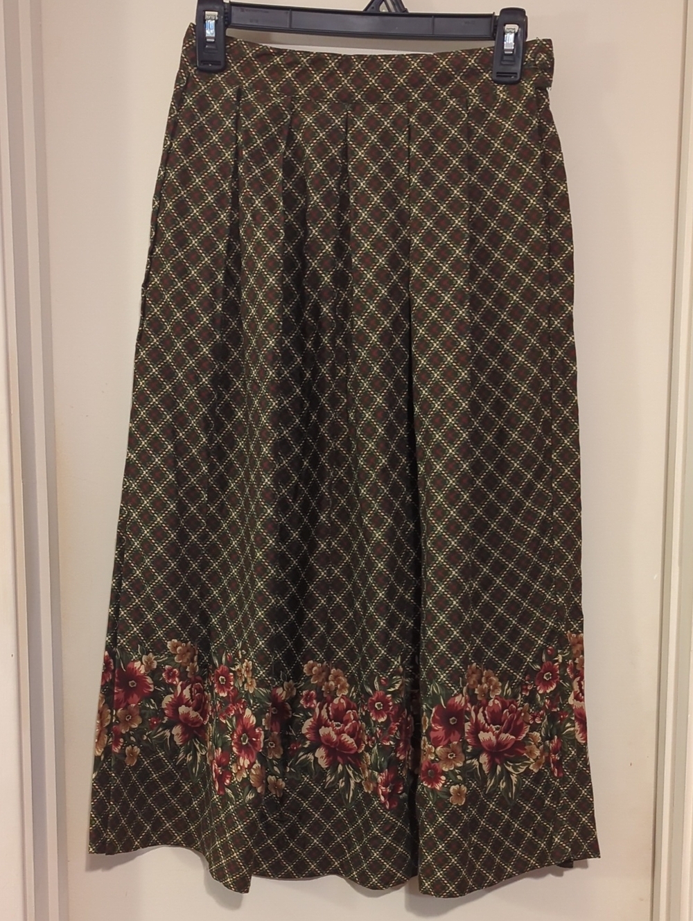 Koret Dark Green Maxi Skirt with Mauve Floral Hem